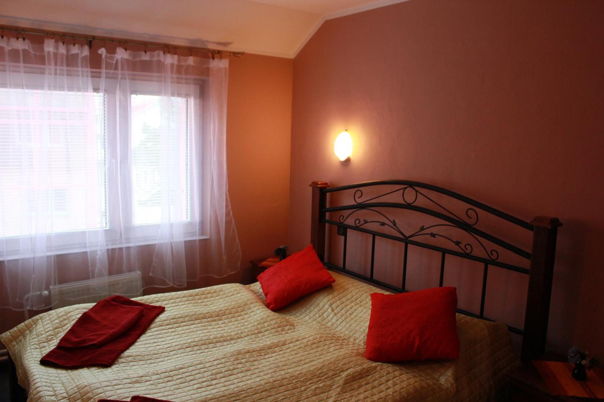 Garni Hotel Anne-Mary Piest'any Eksteriør billede