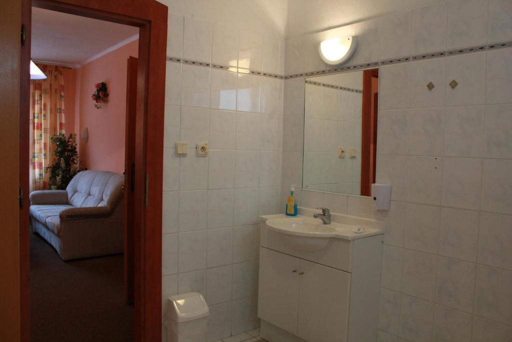 Garni Hotel Anne-Mary Piest'any Værelse billede