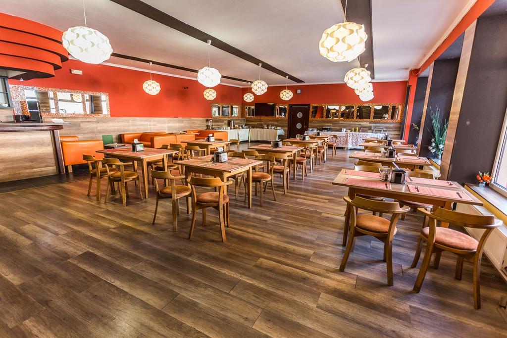 Garni Hotel Anne-Mary Piest'any Eksteriør billede