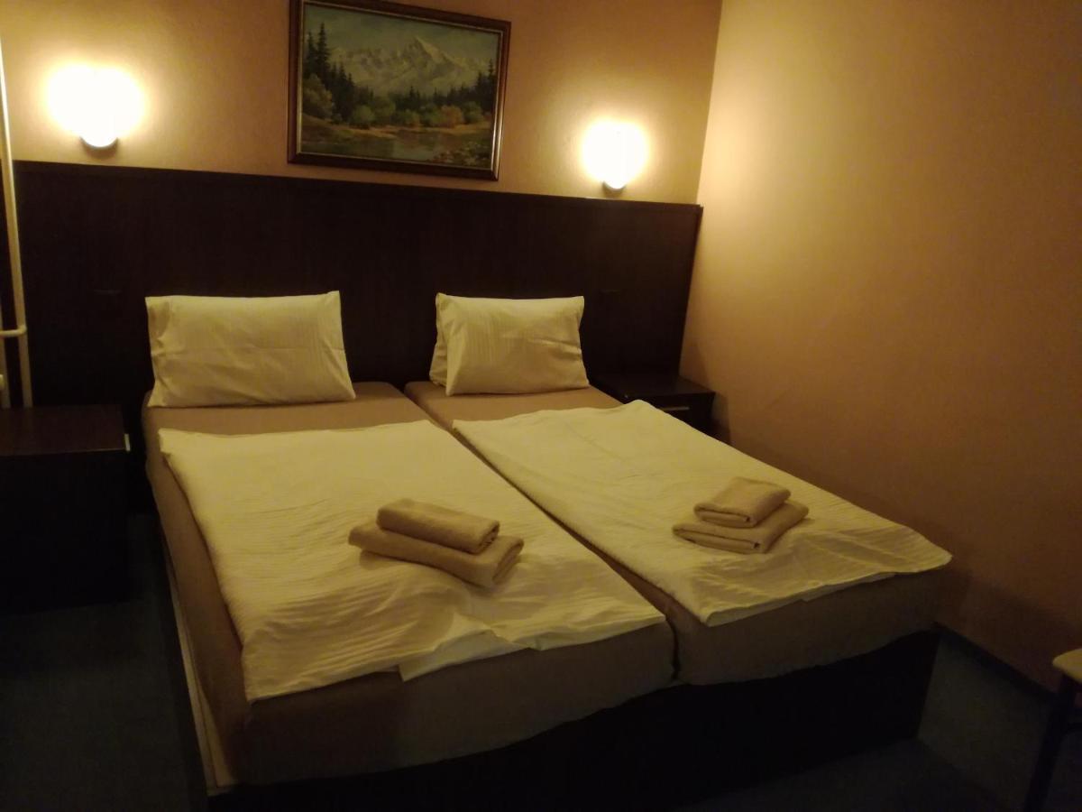 Garni Hotel Anne-Mary Piest'any Eksteriør billede